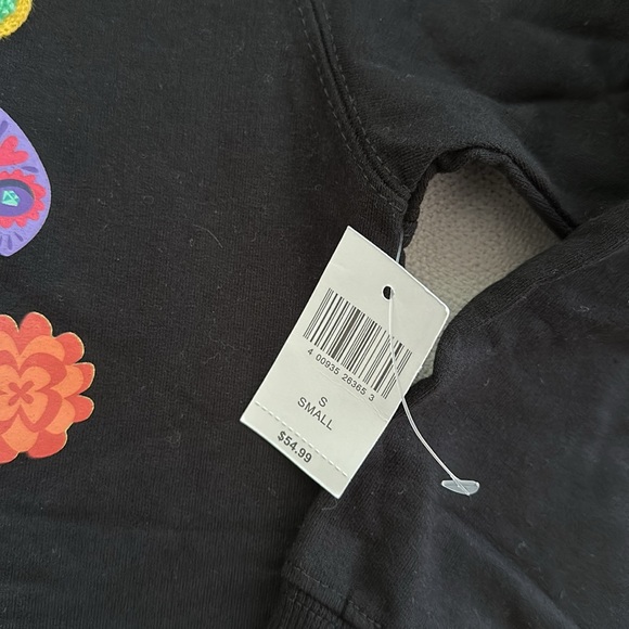 DISNEY COCO BLACK LONG SLEEVE EMBROIDERED REMEMBER ME TOP SMALL NEW - Picture 6 of 11